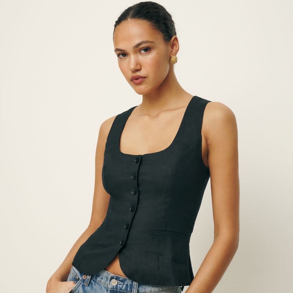 New with tags Delanie linen top size 2